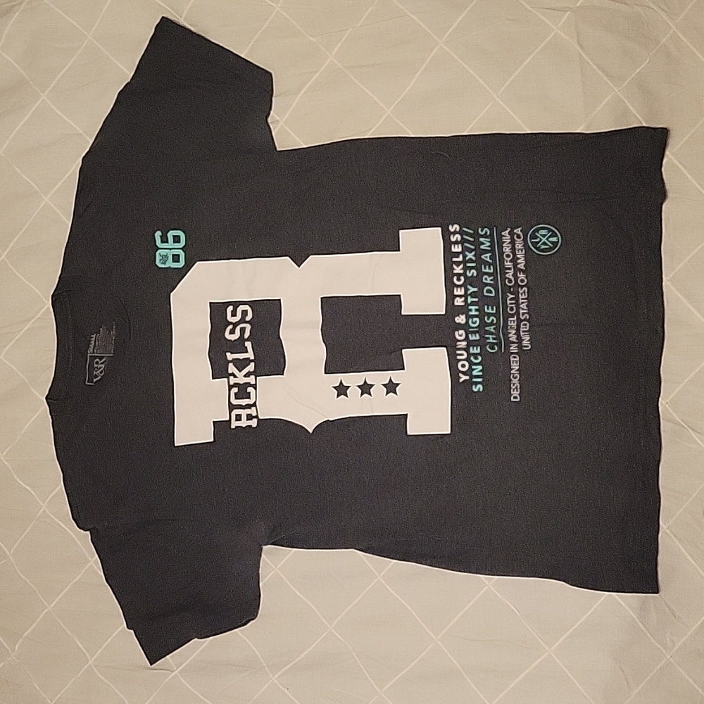 Men's Young & Reckless tee shirt size small